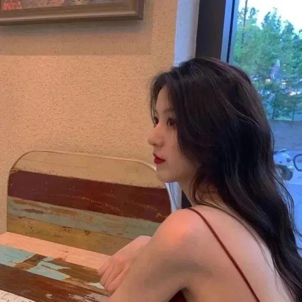 春曲丽影